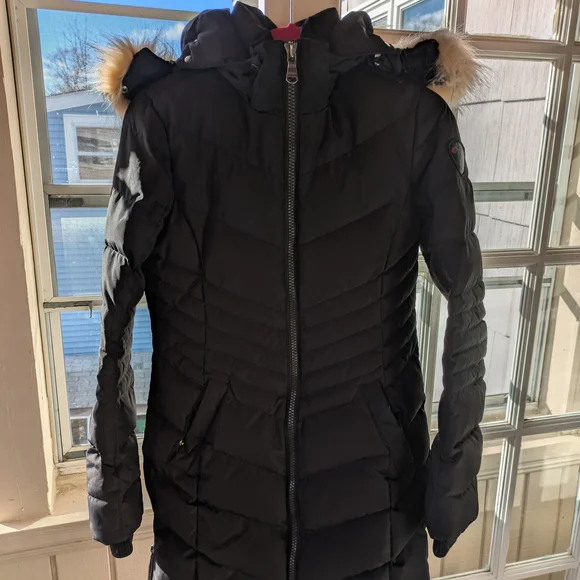 Women's Black Puffer Jacket with Fur Trim